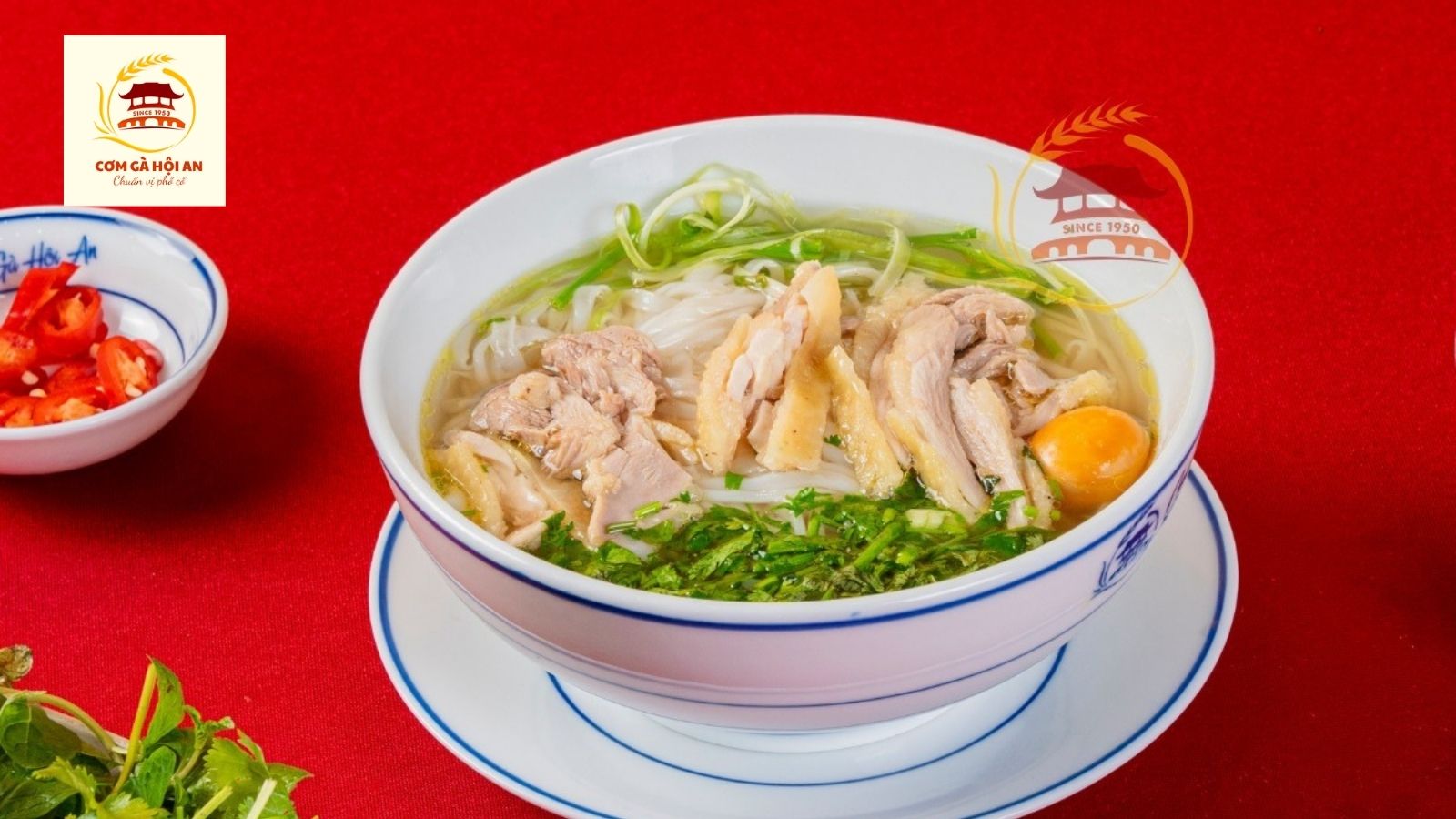 Buổi Sáng: Khởi đầu ngày mới với hương vị Phở Gà Phố Cổ